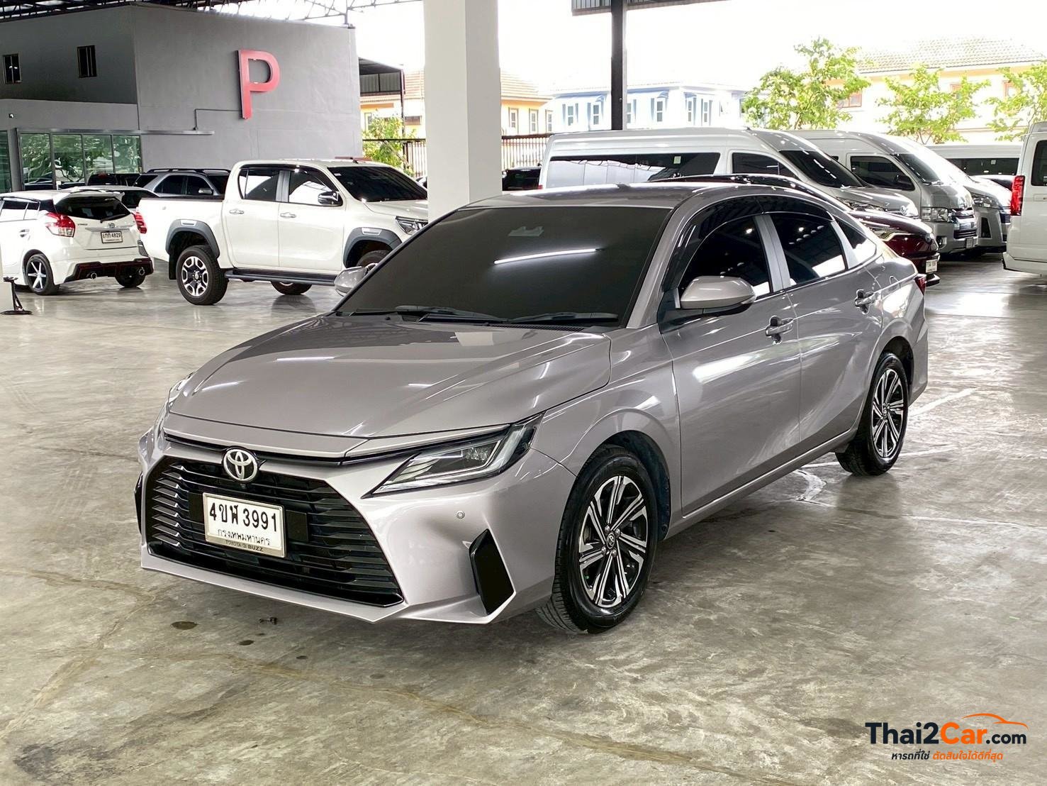 Toyota Yaris Yaris Ativ 1.2Smart เกียร์ AT สีบรอนซ์เงิน ไมล์ 34,720 กม. ผ่อนเริ่มต้น 8,xxx/เดือน 2023