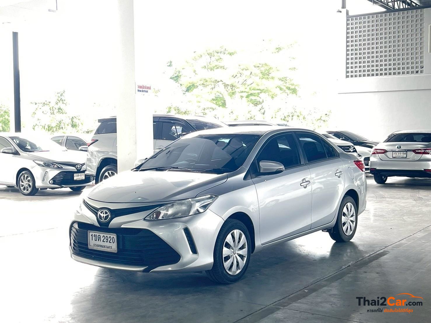 Toyota Vios Vios 1.5Entry เกียร์ AT สีบรอนซ์เงิน ไมล์ 155,633 กม. ผ่อนเริ่มต้น 5,xxx/เดือน 2020