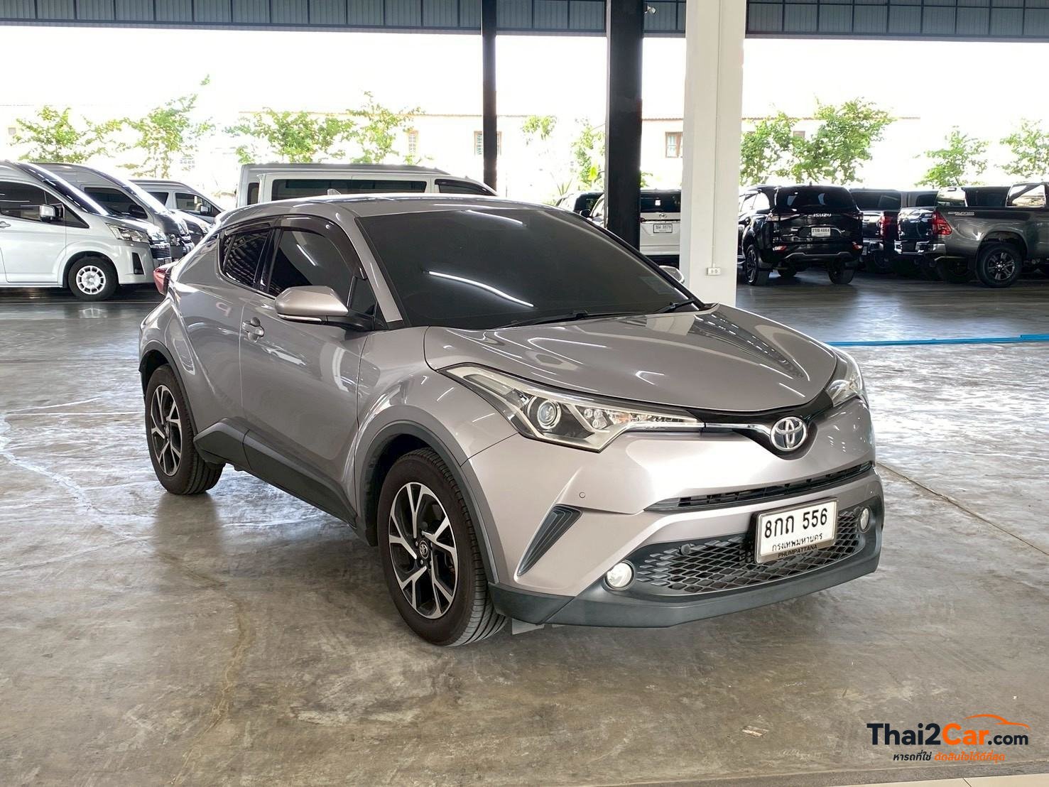Toyota C-HR CHR 1.8MID เกียร์ AT สีบรอนซ์เงิน ไมล์ 105,216 กม. ผ่อนเริ่มต้น 7,xxx/เดือน 2019