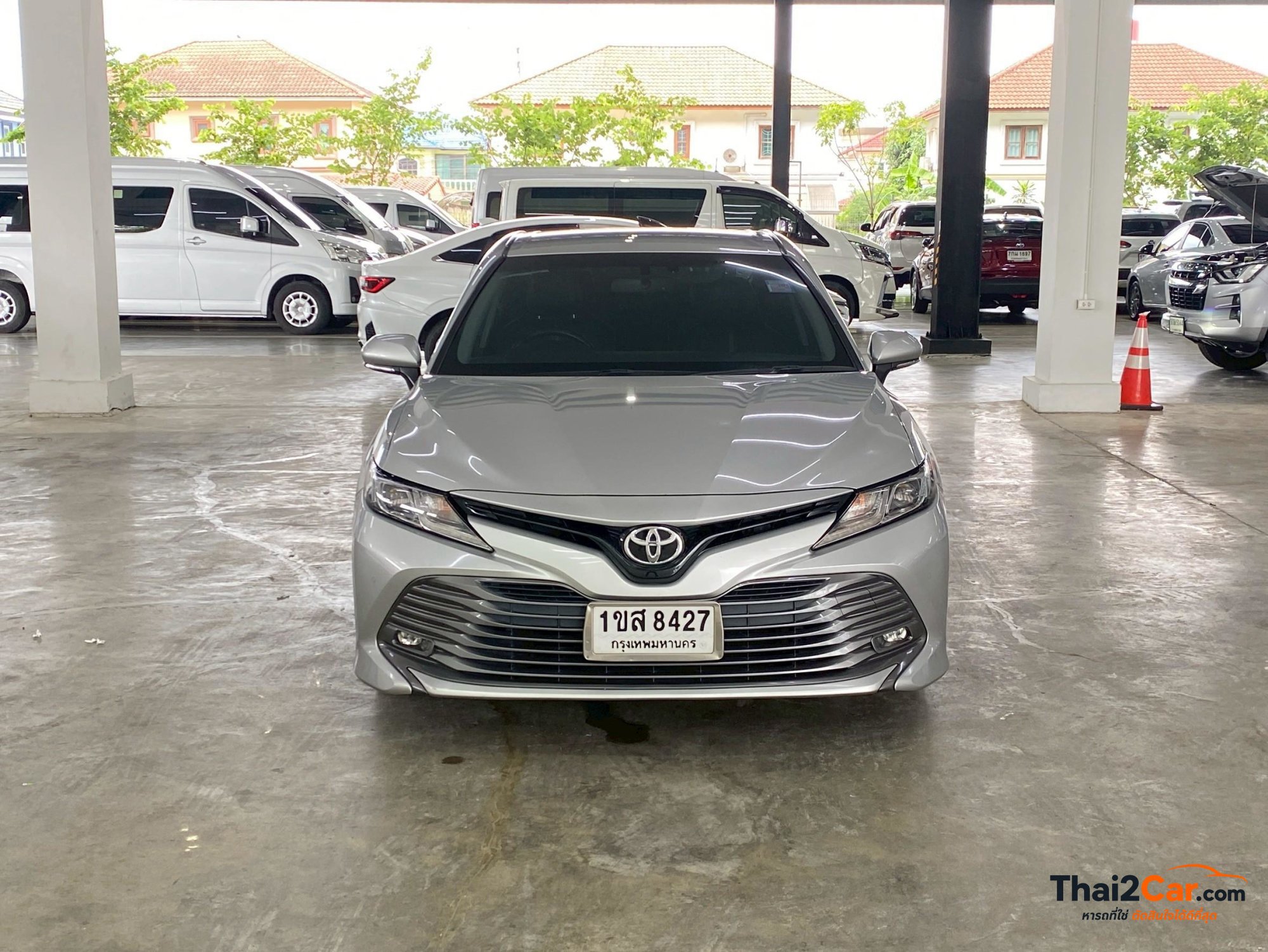Toyota Camry Camry 2.0G เกียร์ AT สีบรอนซ์เงิน ไมล์ 133,249 กม. ผ่อนเริ่มต้น 11,xxx/เดือน 2021