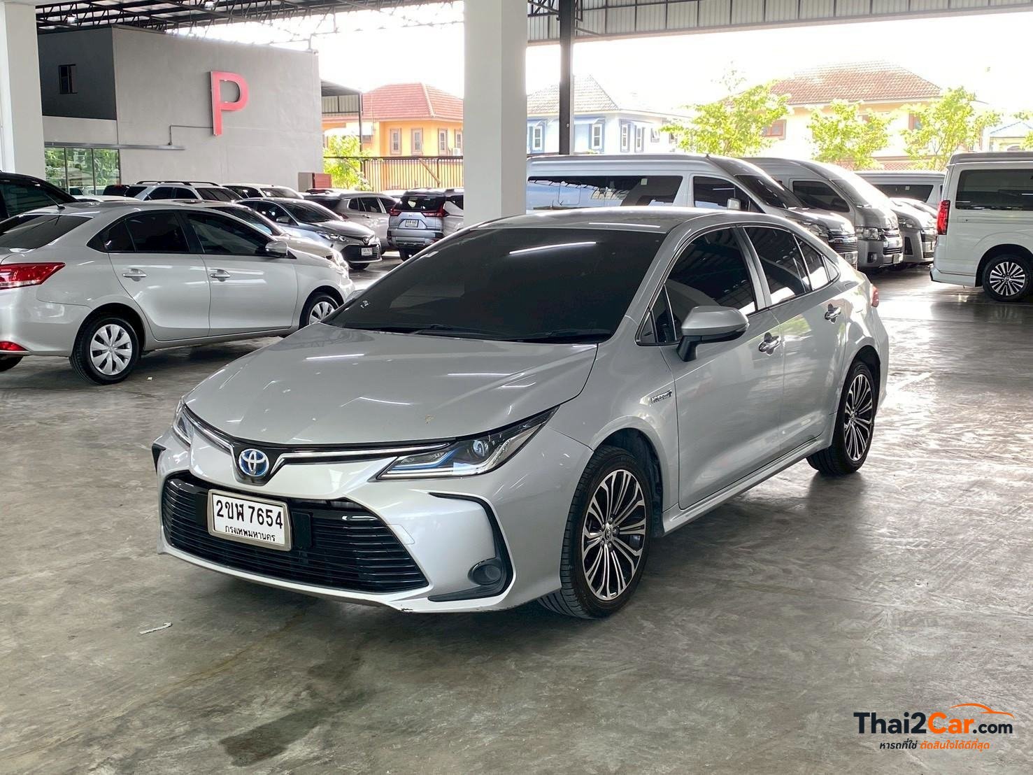 Toyota Corolla Altis Altis 1.8Hybrid Premium เกียร์ AT สีบรอนซ์เงิน ไมล์ 142,320 กม. ผ่อนเริ่มต้น 9,xxx/เดือน 2022