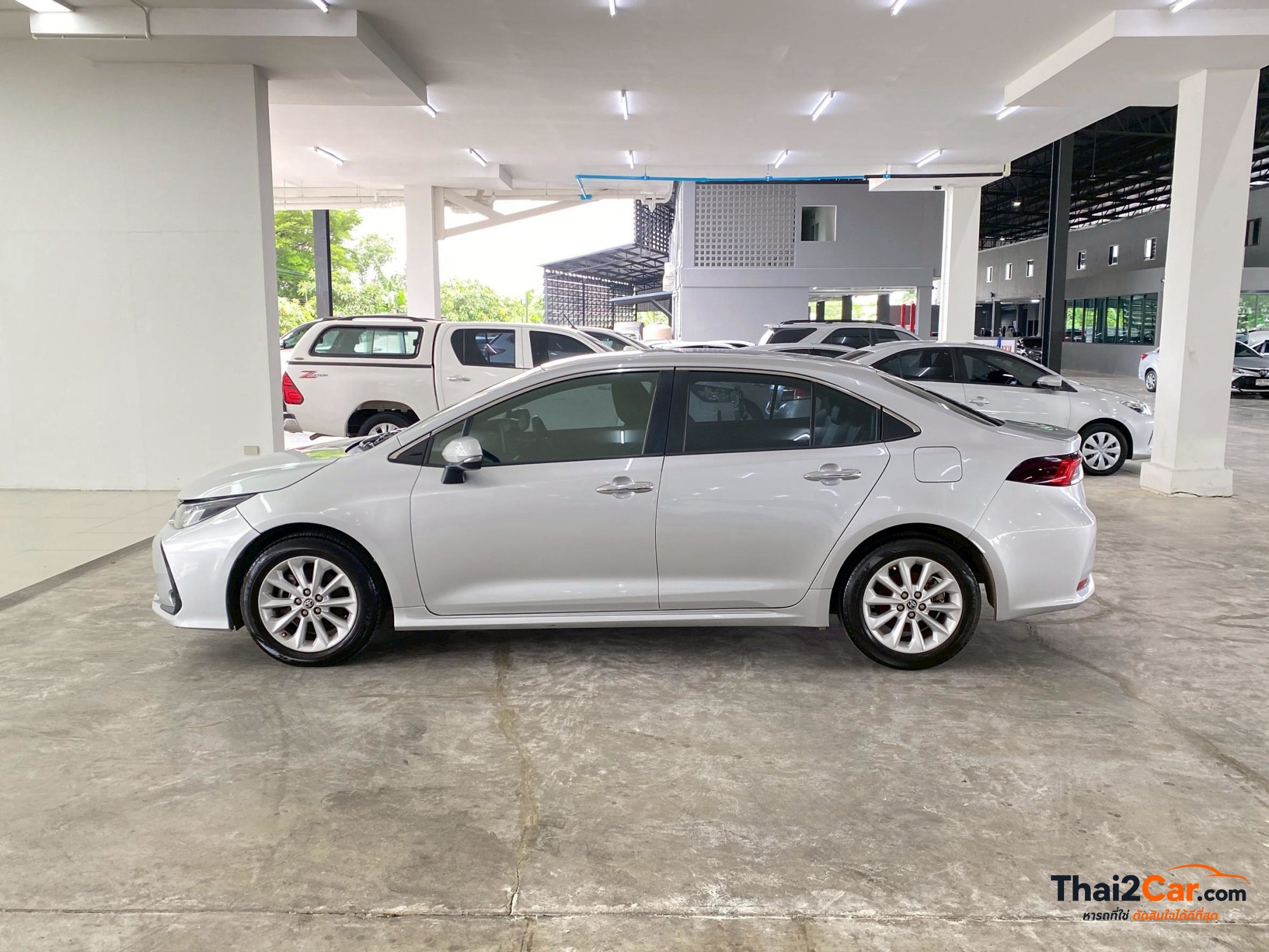 Toyota Corolla Altis Altis 1.6G จด22 เกียร์ AT สีบรอนซ์เงิน ไมล์ 142,286 กม. ผ่อนเริ่มต้น 7,xxx/เดือน 2021