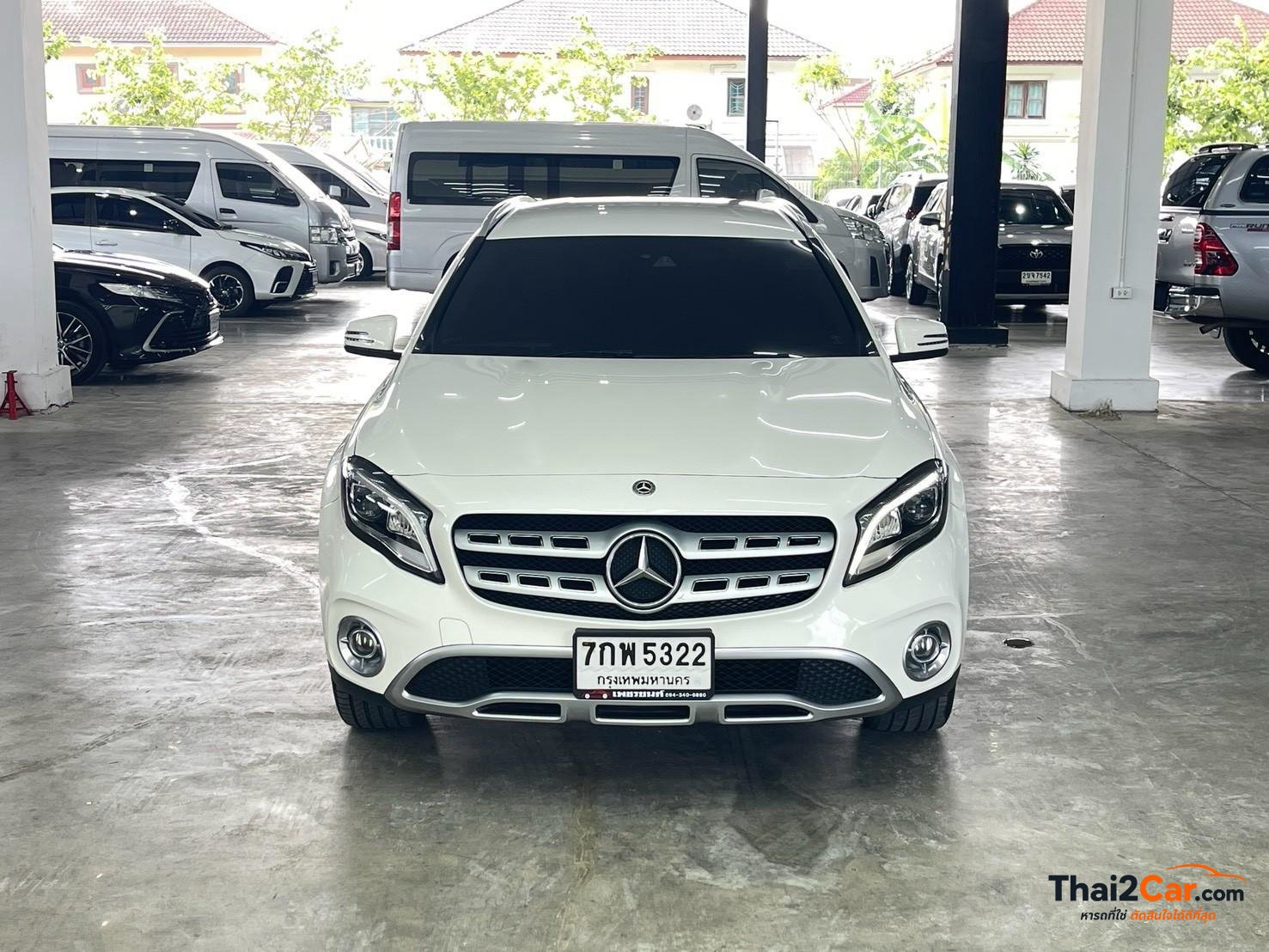 Mercedes-Benz GLA GLA 200 GLA 200 1.6 ปี 18 เกียร์ AT สีขาว ไมล์ 115,507 กม. ผ่อนเริ่มต้น 11,xxx/เดือน 2018