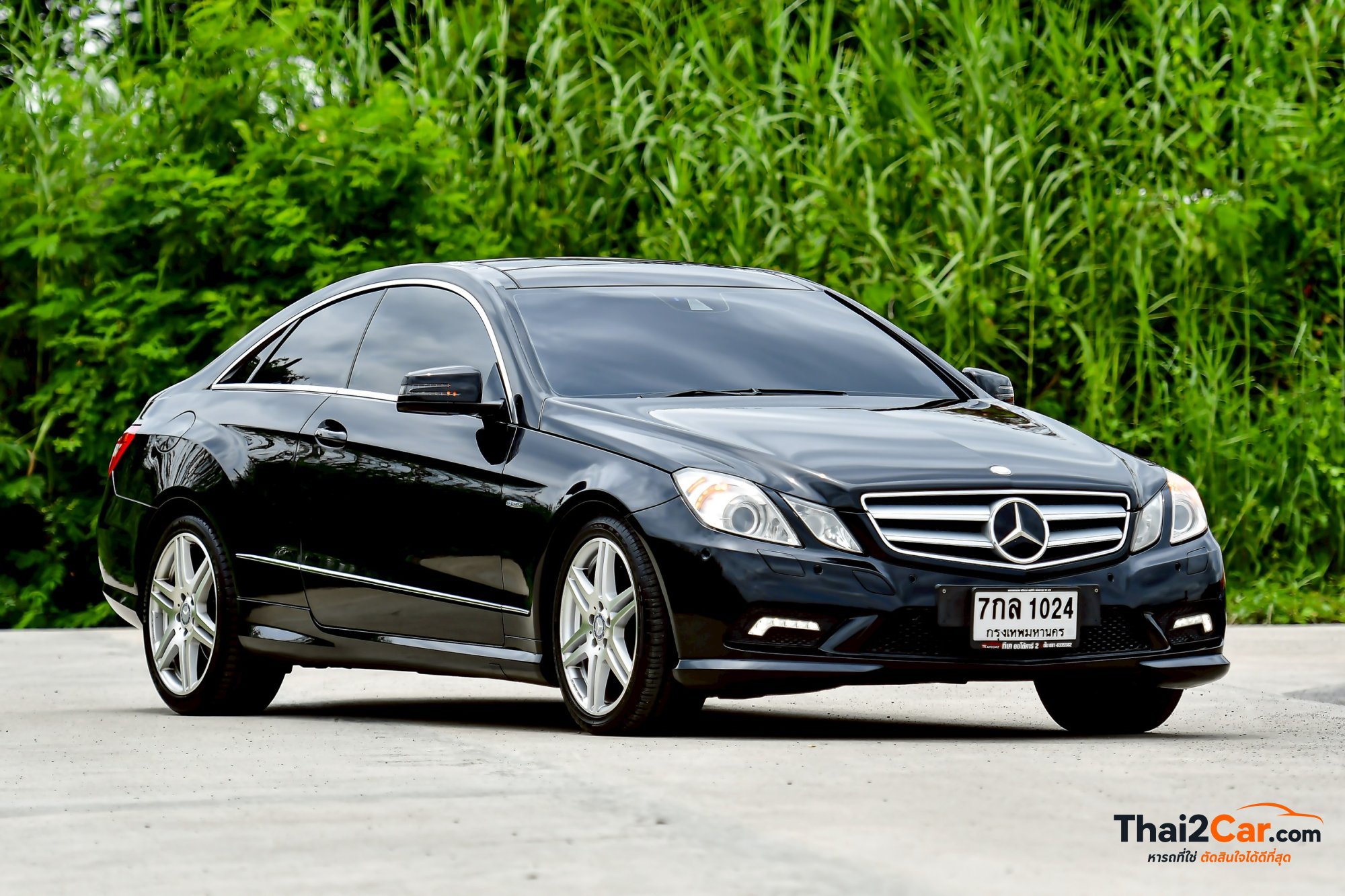 Mercedes-Benz E-Class สปอร์ตหรู 2 ประตู ที่ทั้งแรง ทั้งประหยัด คุ้มค่าเกินราคา แค่ได้ขับ ก็สัมผัสได้ถึงรสนิยมเหนือระดับ หรู สปอร์ต มีคลาส…นี่แ 2011