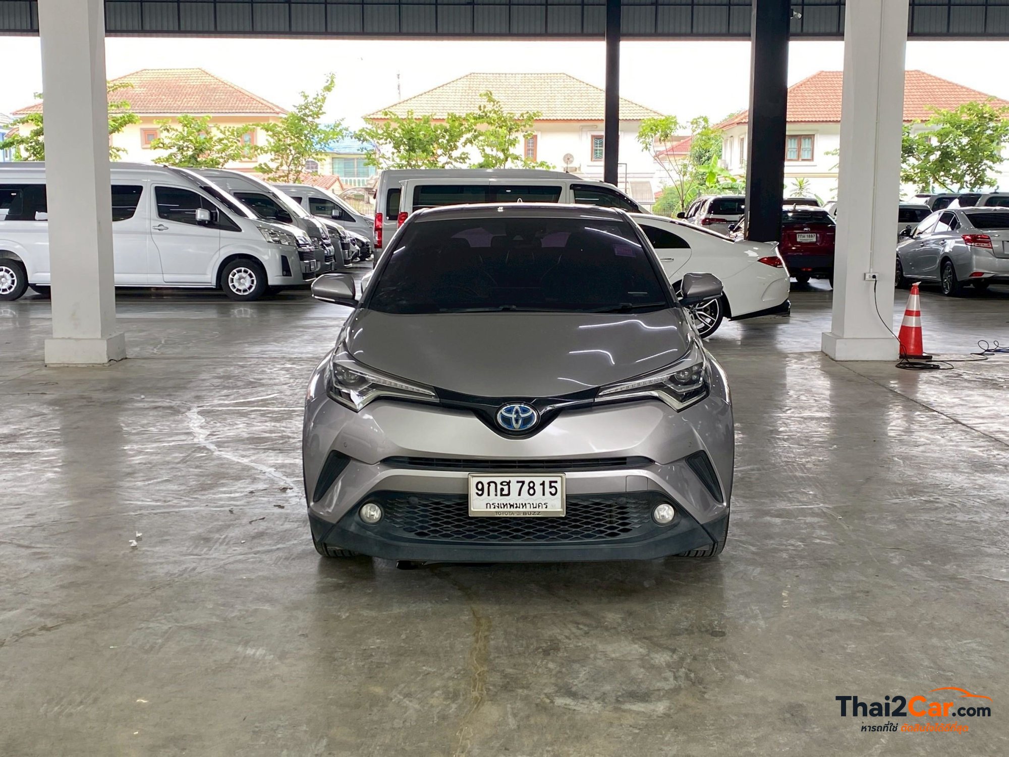 Toyota C-HR CHR 1.8Hybrid High จด20 เกียร์ AT สีเทา ไมล์ 72,725 กม. ผ่อนเริ่มต้น 9,xxx/เดือน 2019