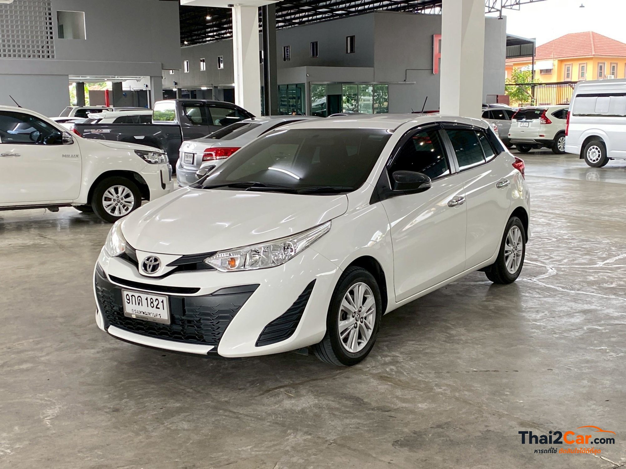 Toyota Yaris Yaris 1.2E เกียร์ AT สีขาว ไมล์ 140,696 กม. ผ่อนเริ่มต้น 5,xxx/เดือน 2019
