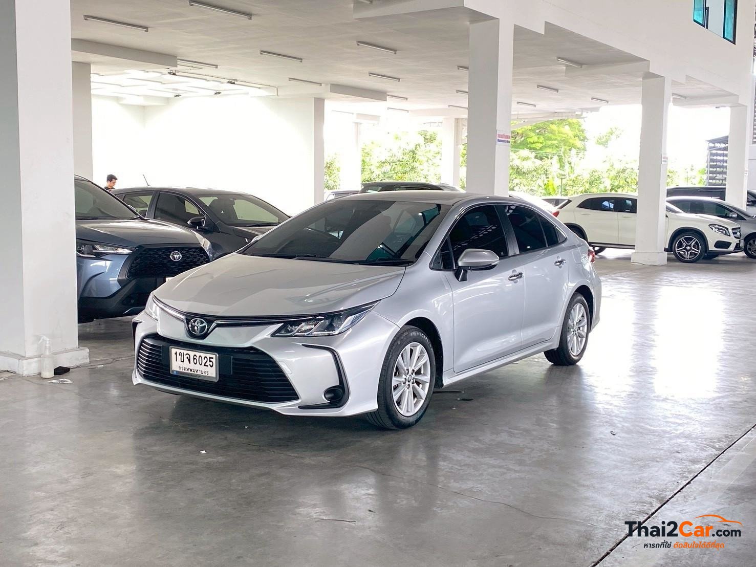 Toyota Corolla Altis New Altis 1.6G เกียร์ AT สีบรอนซ์เงิน ไมล์ 111,086 กม. ผ่อนเริ่มต้น 7,xxx/เดือน 2020