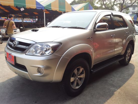 TOYOTA Fortuner 2005