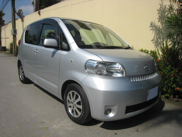 TOYOTA PORTE 2011