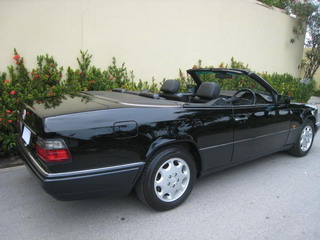 MERCEDES-BENZ E220 CE CONVERTIBLE 1995