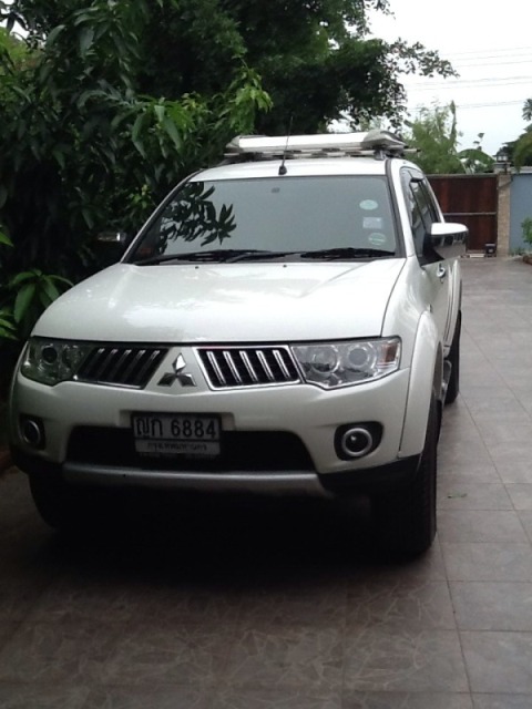 MITSUBISHI pajero 2011