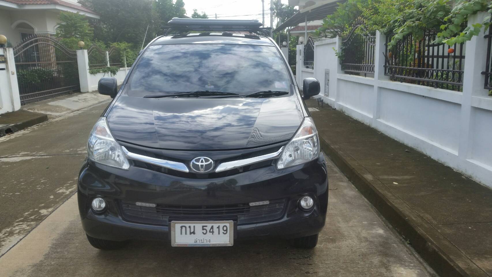 TOYOTA AVANZA 2014