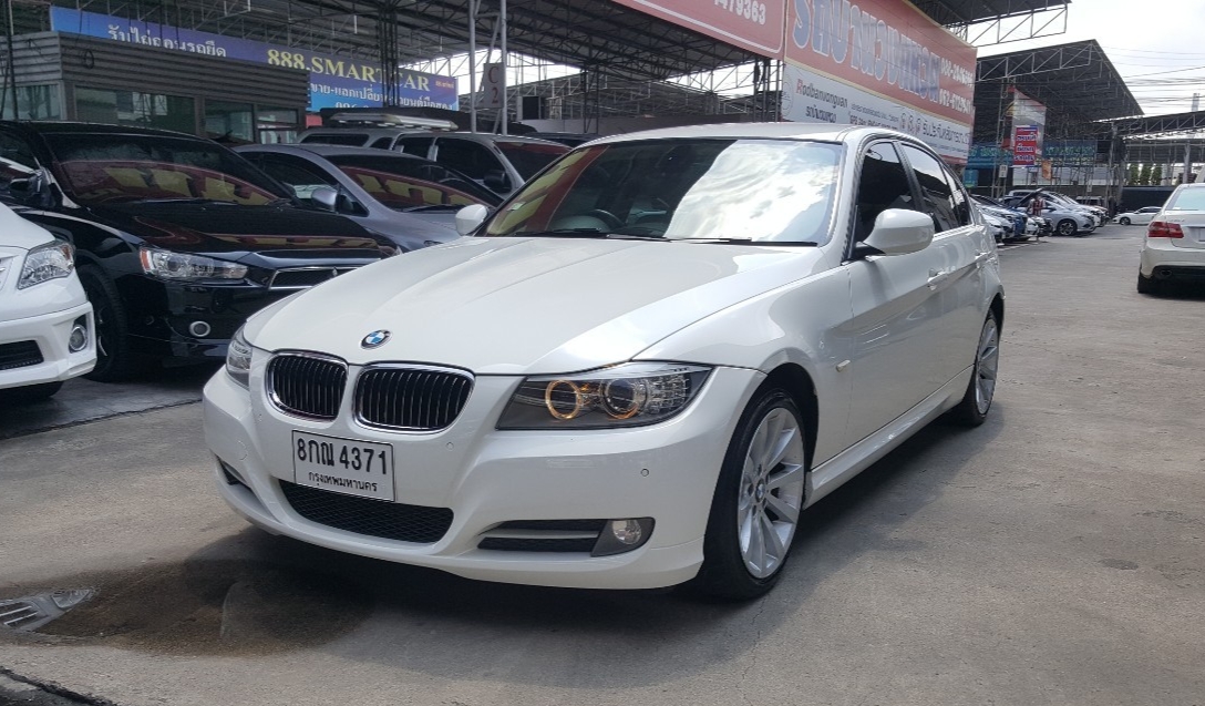BMW SERIES 3 2011