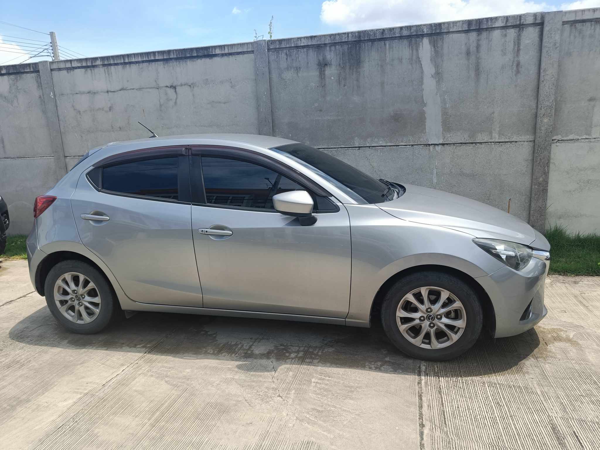 MAZDA 2 2016