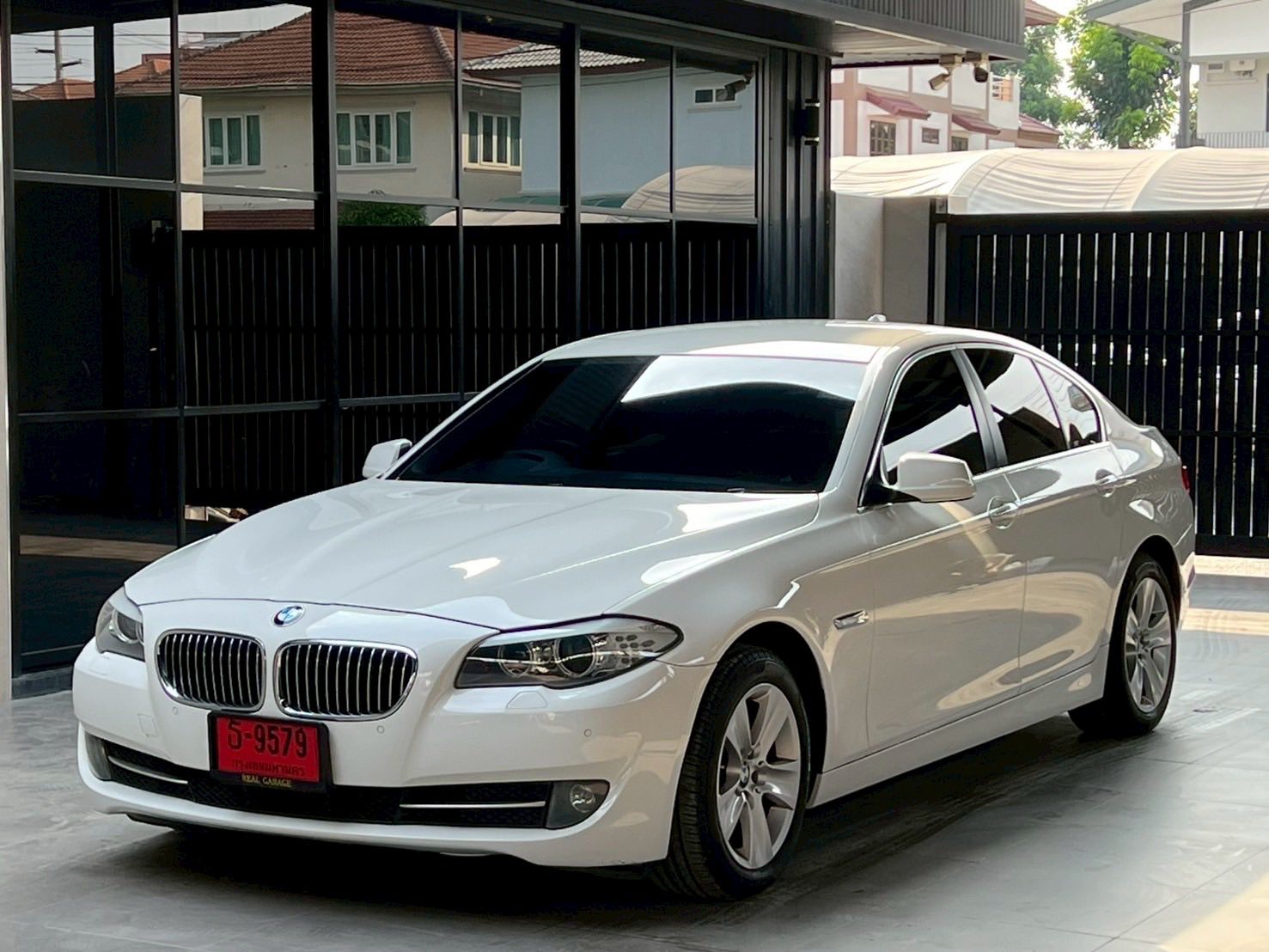 BMW SERIES 5 2010