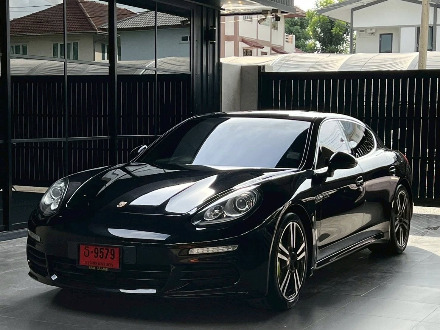 PORSCHE PANAMERA 2015