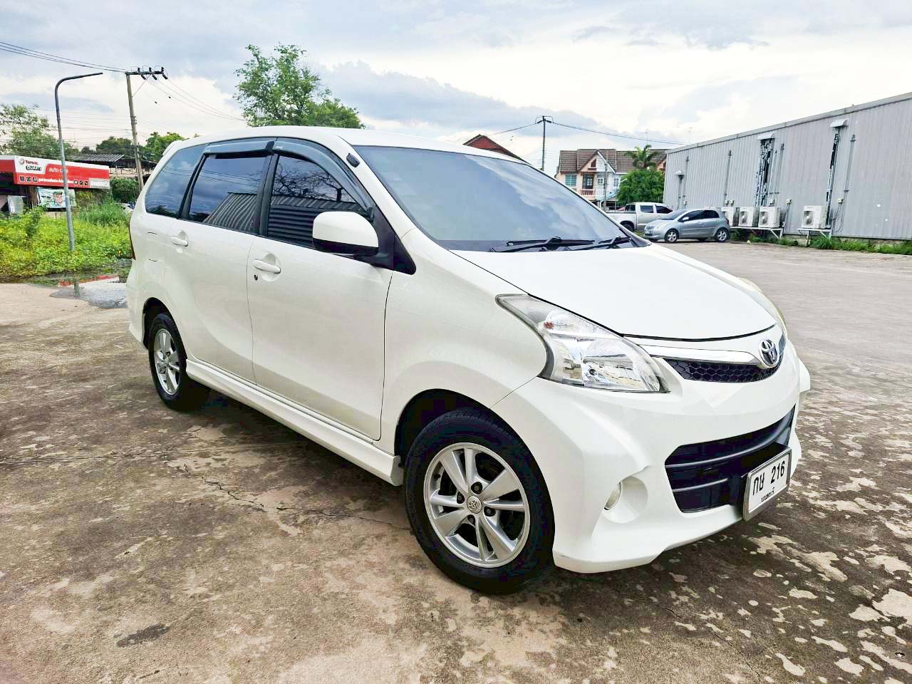 TOYOTA AVANZA 2013