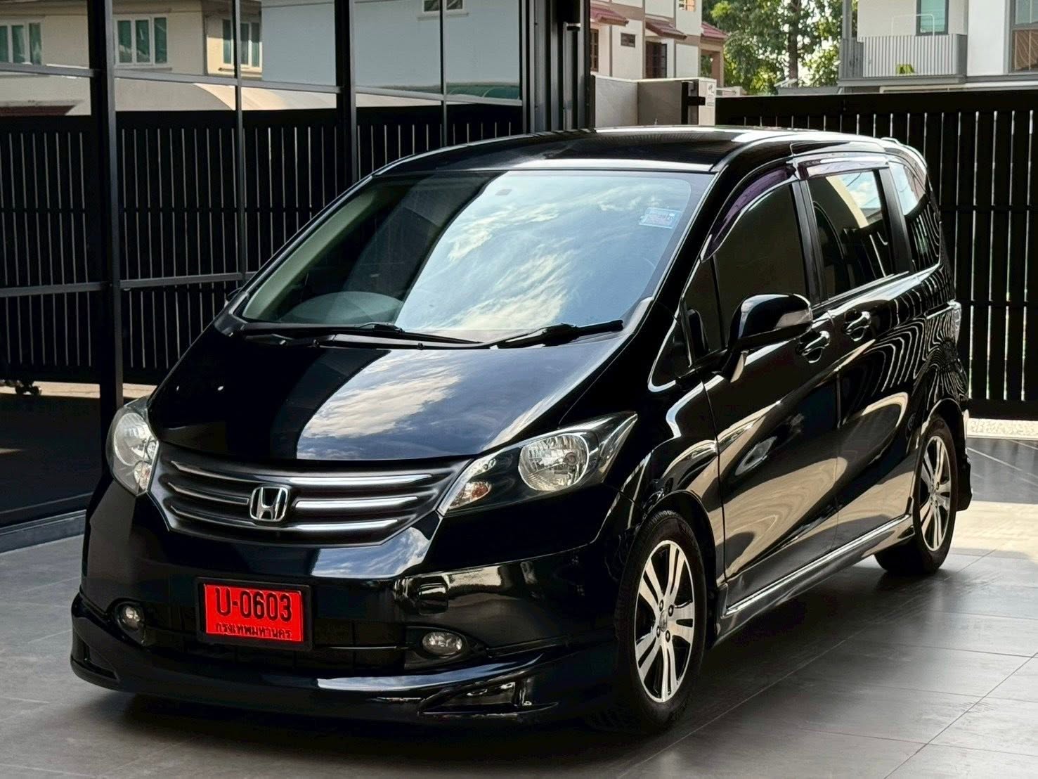 HONDA FREED 2012